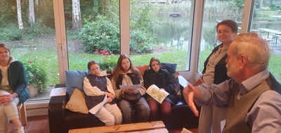 &acirc;Cheer, chill, relax and forget about the alarms&acirc; - Ukraine ... Bild 9