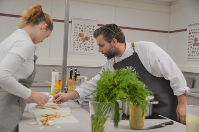 Cook it NAU &acirc; Neue Lernk&Atilde;&frac14;che in der Schule Marienau Bild 4