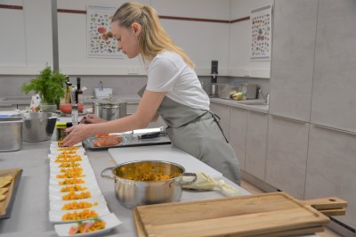 Cook it NAU &acirc; Neue Lernk&Atilde;&frac14;che in der Schule Marienau Bild 3