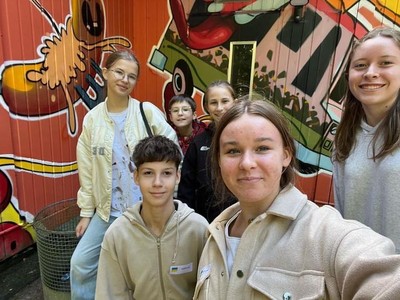 &acirc;Cheer, chill, relax and forget about the alarms&acirc; - Ukraine ... Bild 23