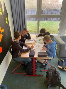 &acirc;Cheer, chill, relax and forget about the alarms&acirc; - Ukraine ... Bild 8