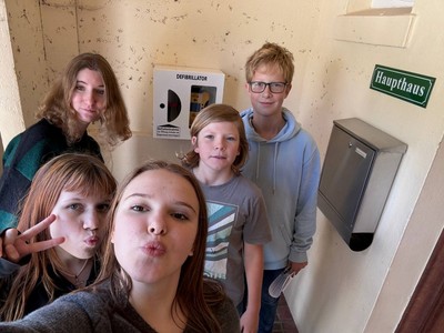 &acirc;Cheer, chill, relax and forget about the alarms&acirc; - Ukraine ... Bild 22