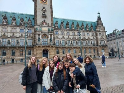 &acirc;Cheer, chill, relax and forget about the alarms&acirc; - Ukraine ... Bild 14