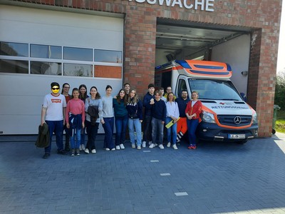 Fit in Erster Hilfe - SchulsanitÃ¤ter*innen der Schule ... Bild 4